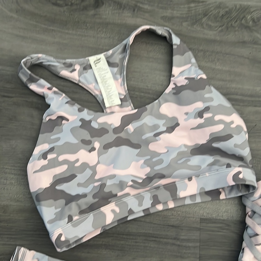Fabletics set - Picture 2 of 7